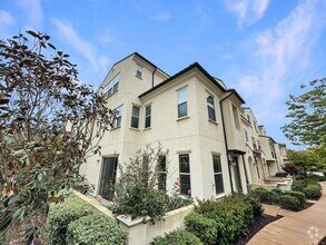 Building Photo - 16170 Veridian Cir