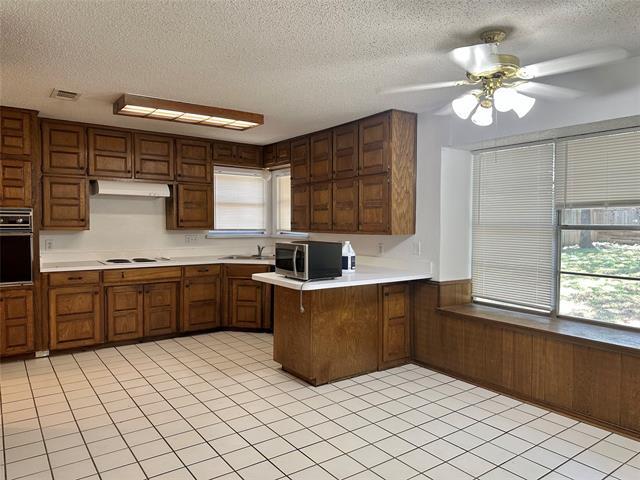 Building Photo - 6812 Shadydale Dr