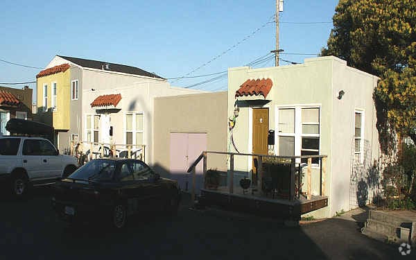 Building Photo - 1907 San Joaquin St