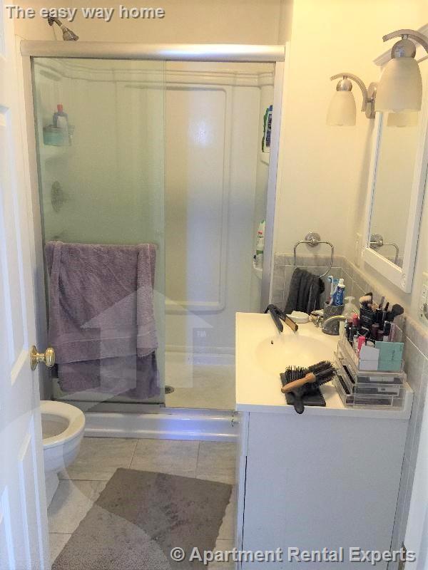 Building Photo - 9 Arlington St