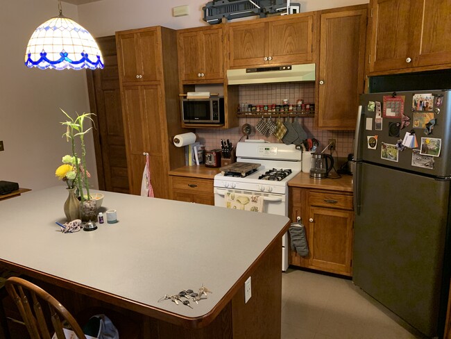 Kitchen - 1829 13th Ave S