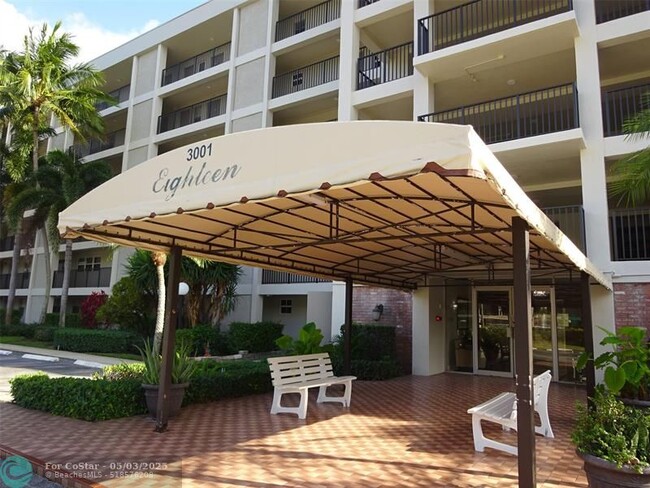 Foto del edificio - 3001 S Course Dr
