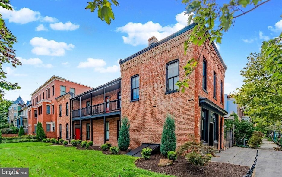 Foto principal - 1133 D St NE