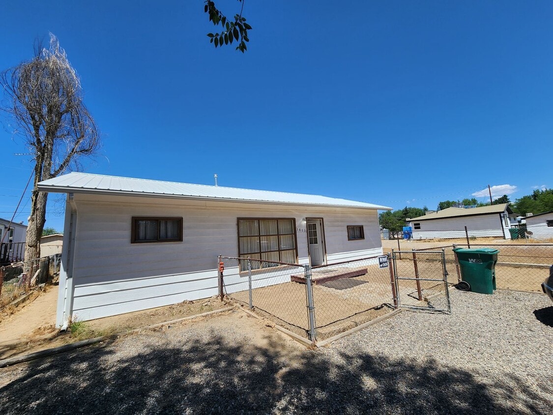 Primary Photo - 3 Bedroom Home in Farmington NM 87402