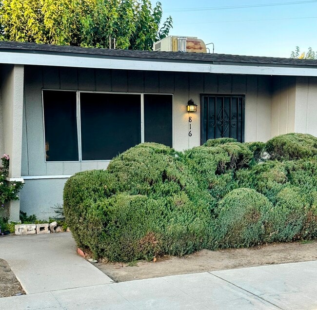 Building Photo - 816 N Weber Ave