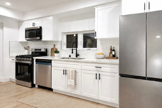 Photo - 3754 S Harvard Blvd (Los Angeles, CA) Apartment