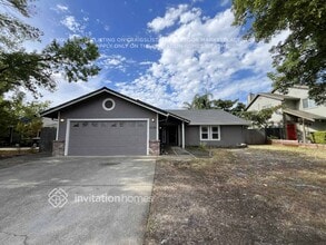 Building Photo - 6085 Kingwood Cir