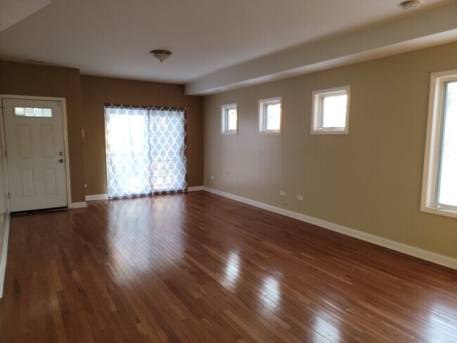 Living Room - 1724 W Edmaire St