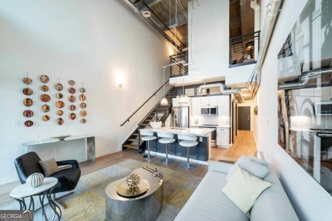 Building Photo - 230 18th St NW