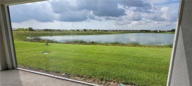 Building Photo - 2051 Grove Dr