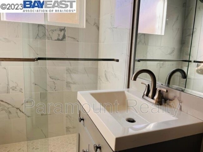 Foto del edificio - 3316 Elliot St