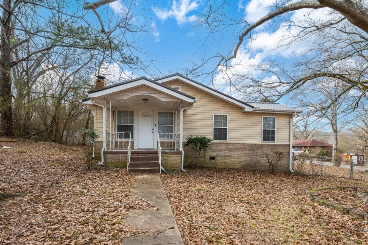 Primary Photo - Amazing 3-Bedroom Home on a Great Street —...