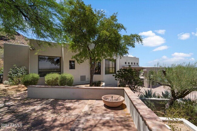 Foto del edificio - 7171 N 64th Pl