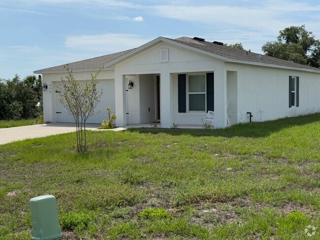 Building Photo - 458 River Hill Dr