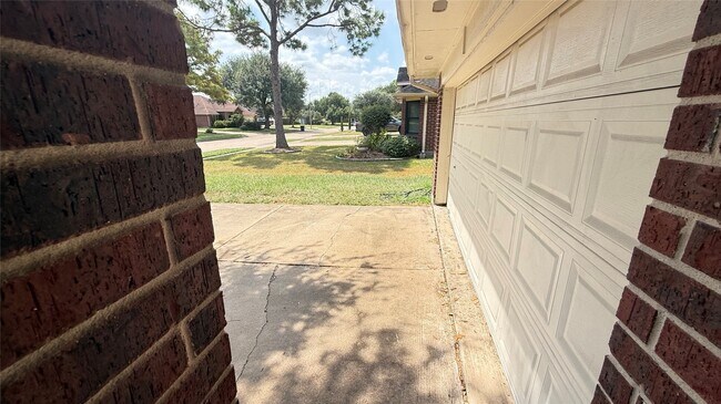 Foto del edificio - 14402 Stone Park Rd