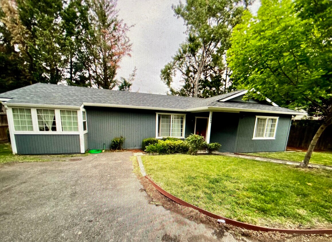 1049 Tolman Creek Rd, Ashland, OR 97520 House for Rent in Ashland, OR