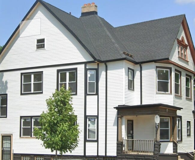 400 E Meinecke Ave