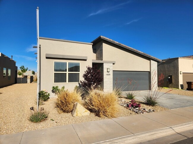 Building Photo - 6221 Quicksilver St