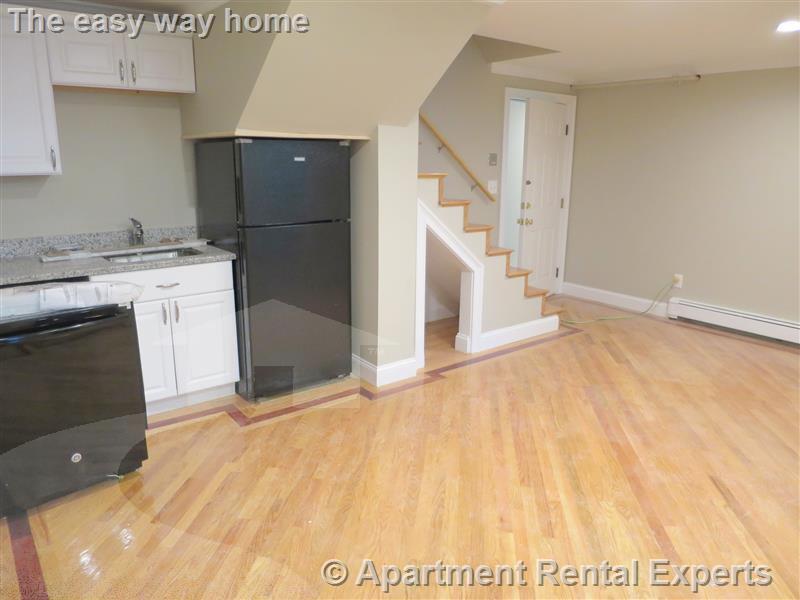 Primary Photo - 111 Sciarappa St