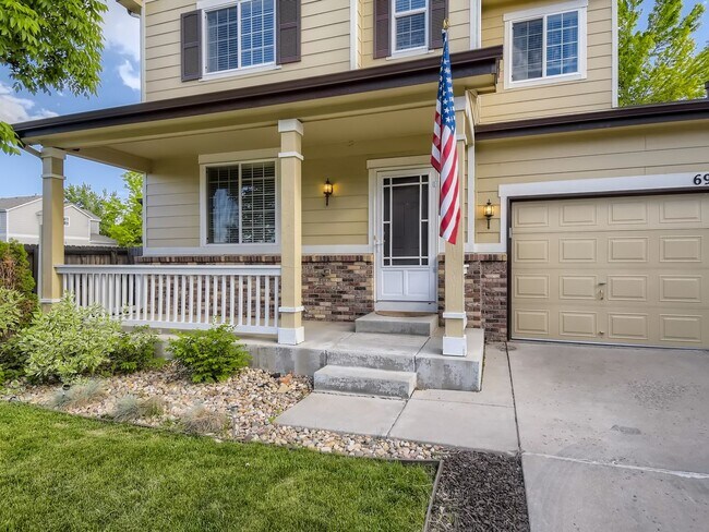 Building Photo - AVAILABLE FOR MOVE IN ON OCTOBER 1ST! VIDE...