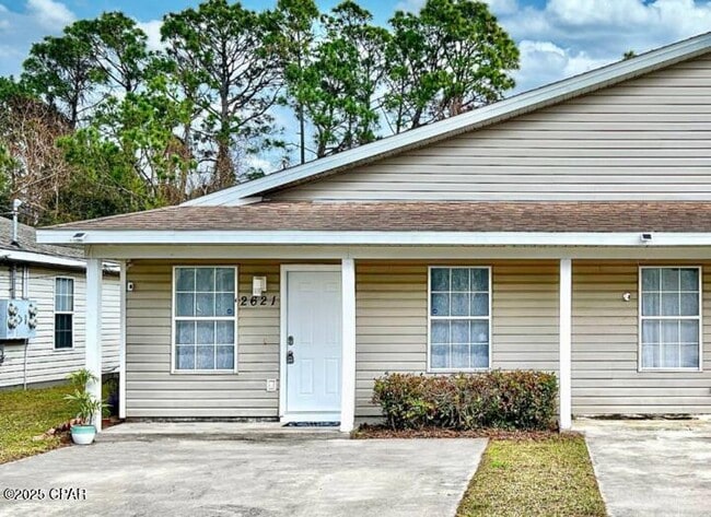 Building Photo - 2621 Lagoon Knoll Dr