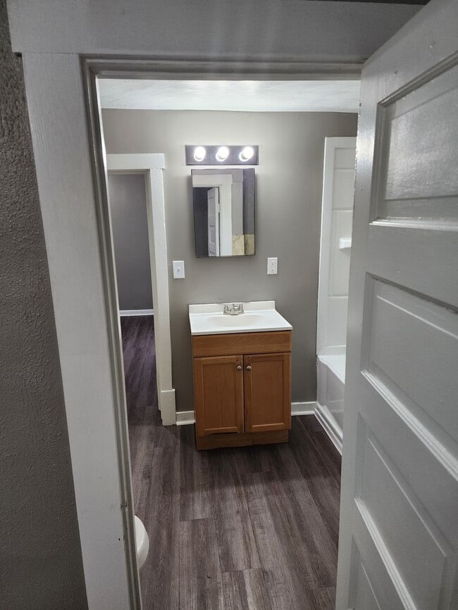 Building Photo - Two unit duplex