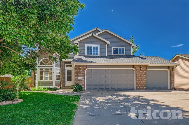 Building Photo - 2215 Sweetwater Creek Dr