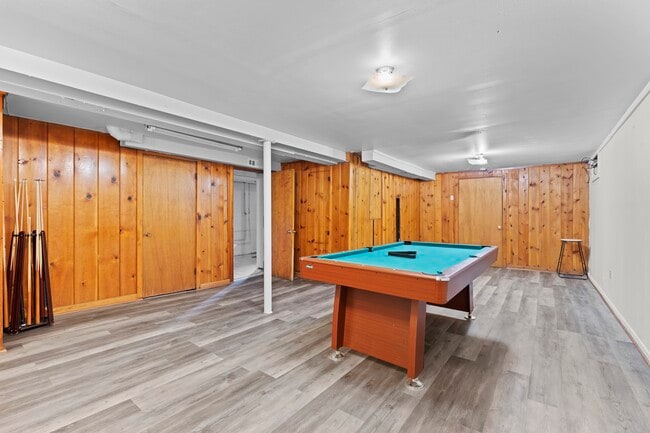 Building Photo - 3216 N Downer Ave