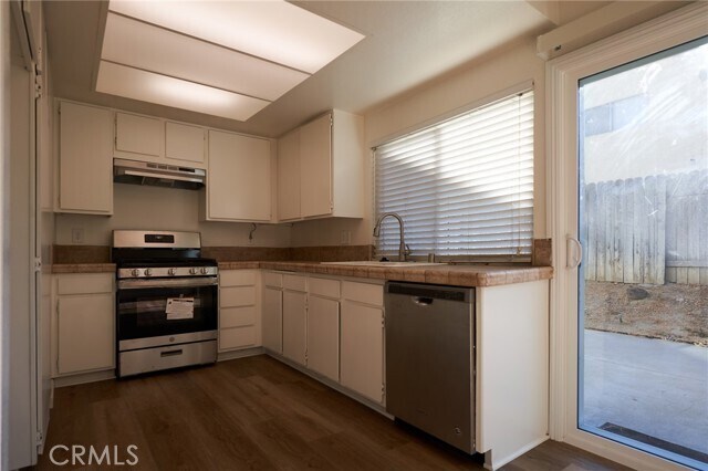 Foto del edificio - 2455 Gehrig St