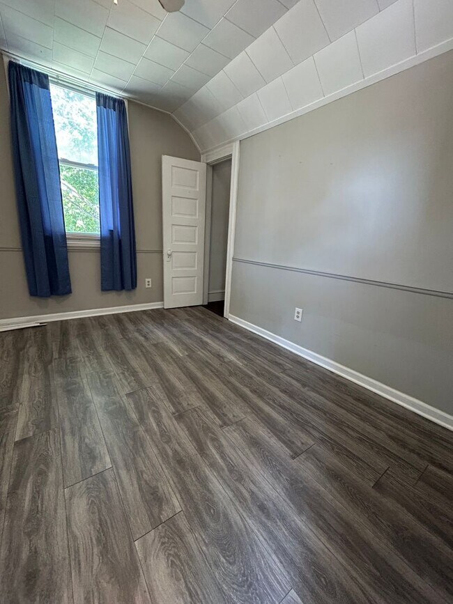 Foto del edificio - Roanoke Ave3401