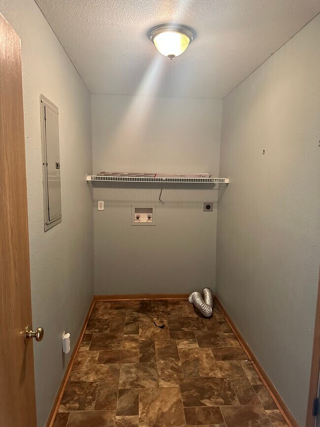 Lavadero - 207 S Walker St