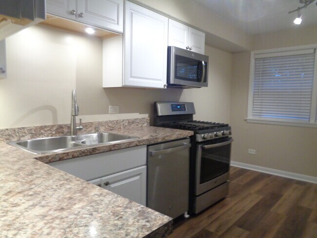 Foto del edificio - 3179 W 115th St