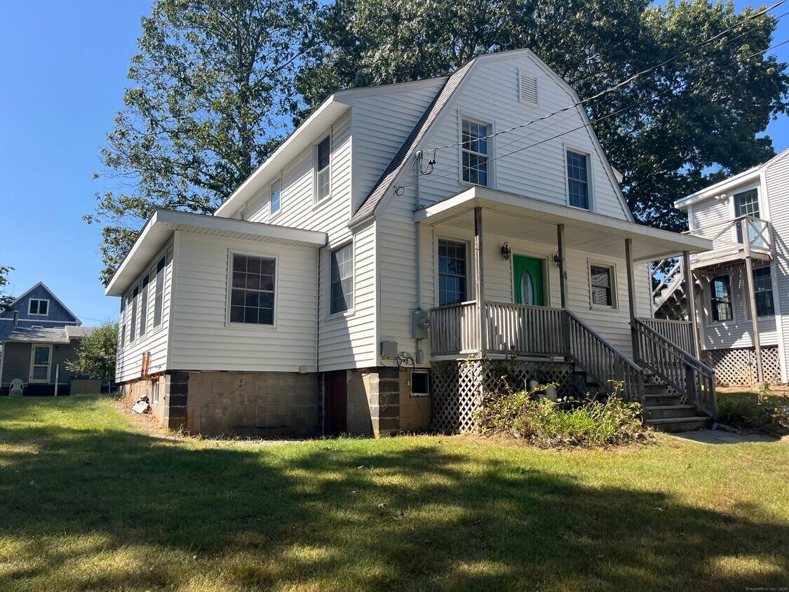 Primary Photo - 4 S Edgewood Rd