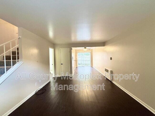 Foto del edificio - 10450 E NW Hwy
