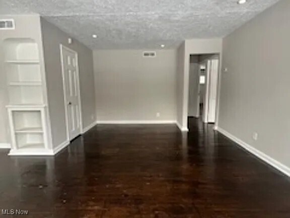 Foto del edificio - 2315 Greenvale Rd