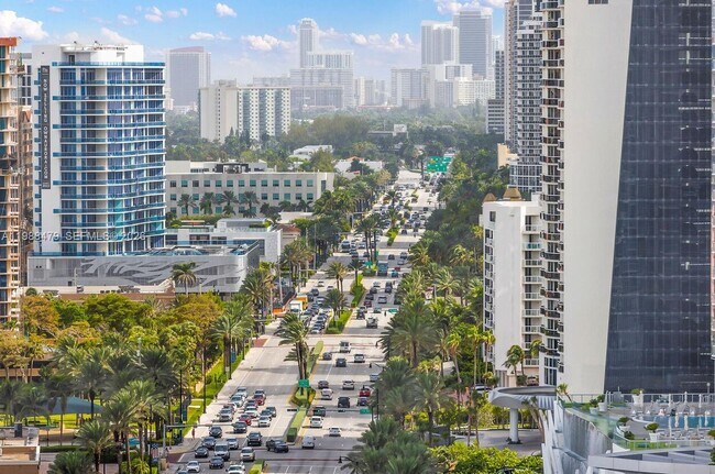 Foto del edificio - 16699 Collins Ave