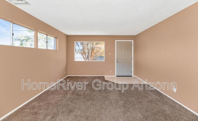 Foto del edificio - 8916 North 11th St