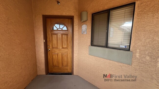 Building Photo - 2 Bedrooms, 2 Baths