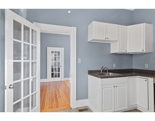 Building Photo - 113 Main St