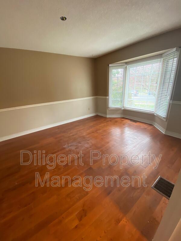 Photo du bâtiment - 1103 Huntington Cir