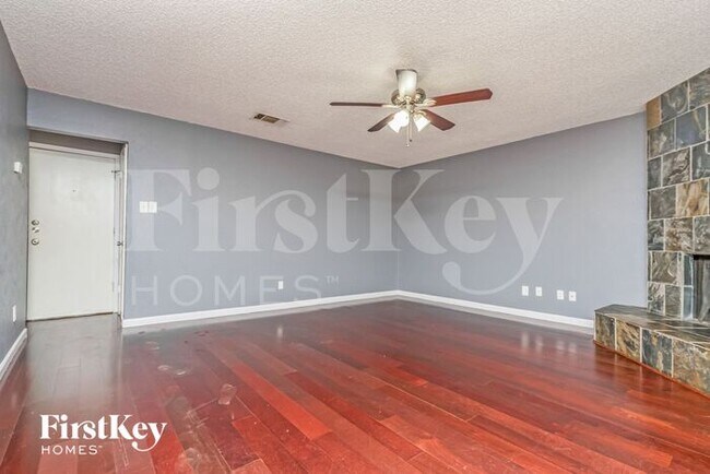 Foto del edificio - 7557 Folkstone Dr