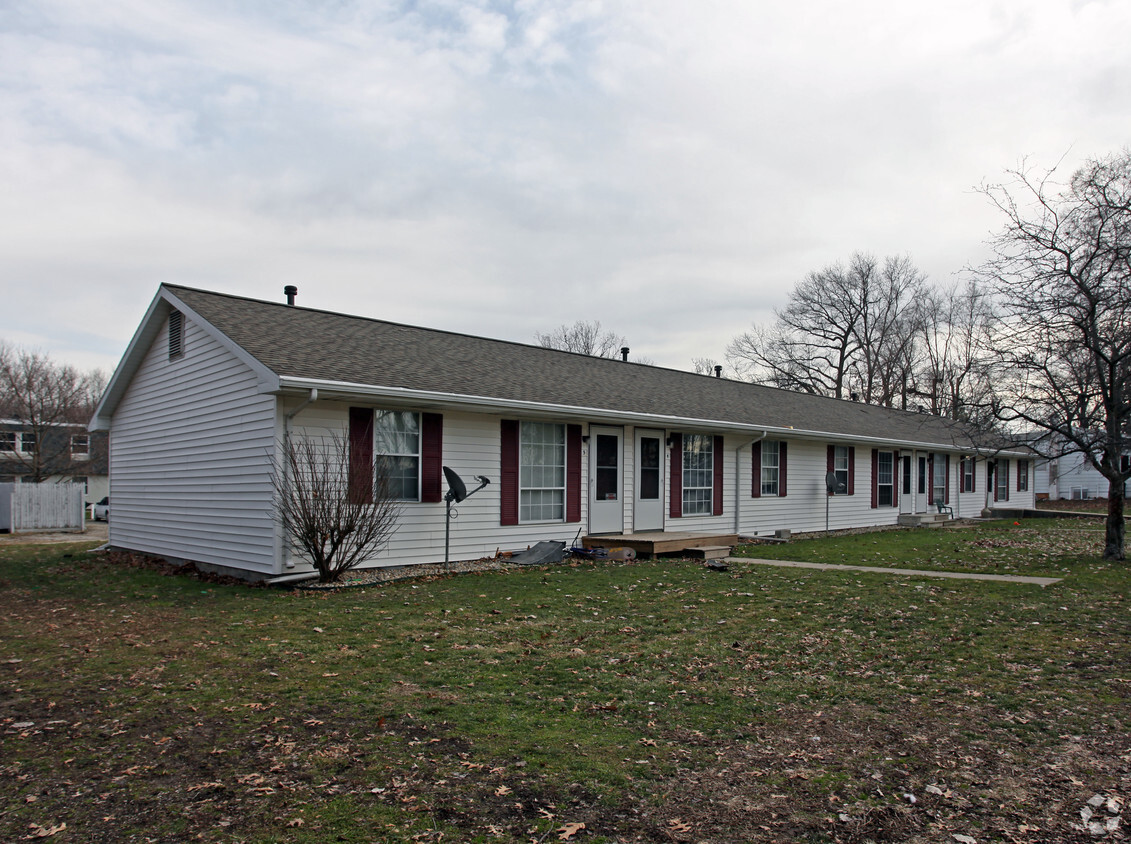 Primary Photo - North Roosevelt Apartments