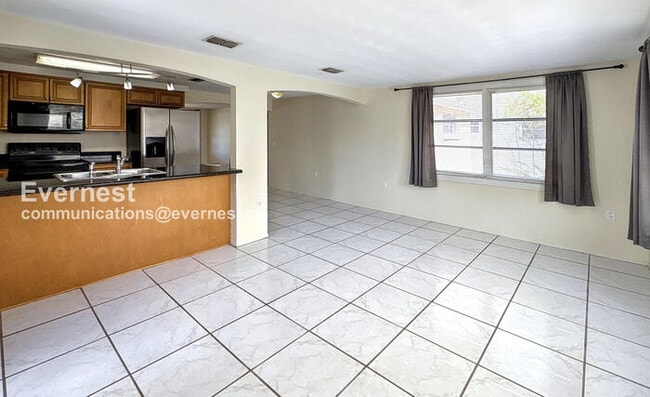 Foto del edificio - 5912 Della Dr