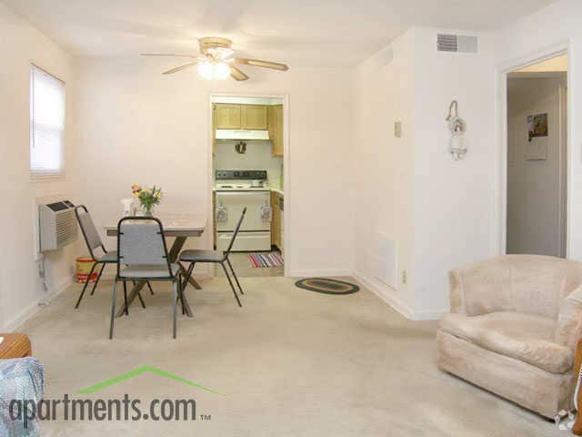 Willow Crest Apartments primary photo