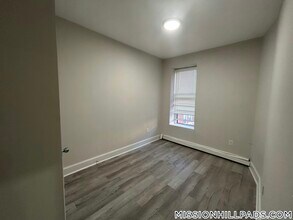 Building Photo - 15 Ruggles St