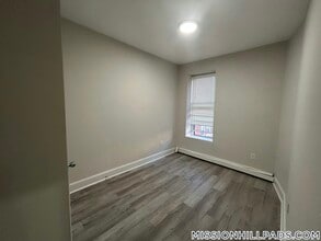 Building Photo - 15 Ruggles St