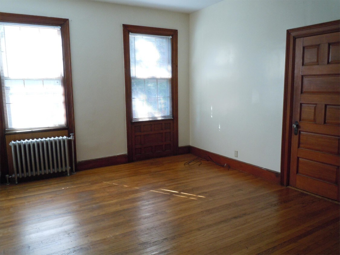 Primary Photo - 111 State St