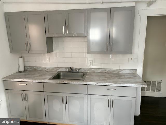 Building Photo - 112 W Main St