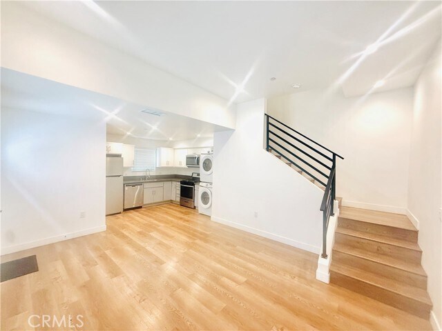 Foto del edificio - 25200 Frampton Ave
