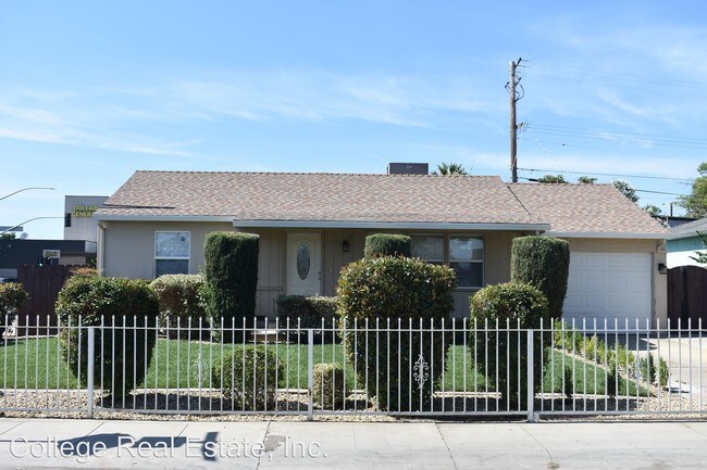 Building Photo - 2 br, 1 bath House - 103 E. Barrymore St.